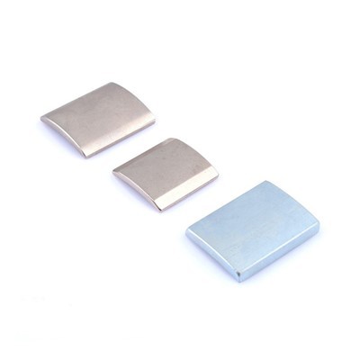 Spēcīgs loka magnēts